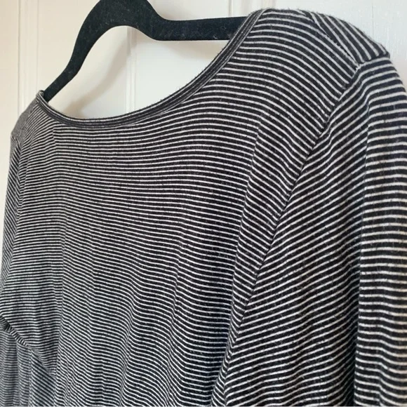 ✨3/$15✨ American Eagle Stripped Long Sleeve - Picture 3 of 7